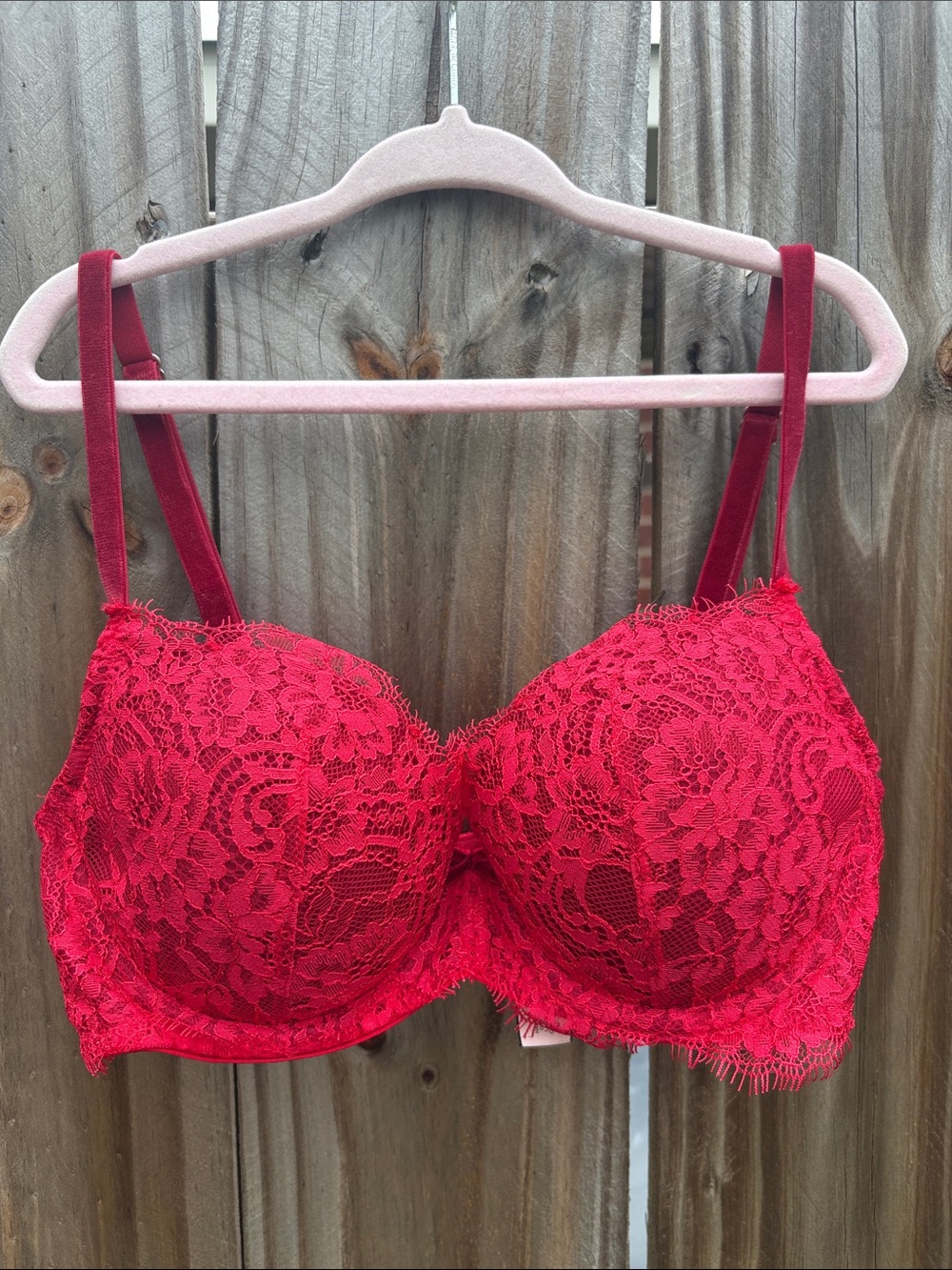 $8💕 Victoria's Secret Red Lace Bra